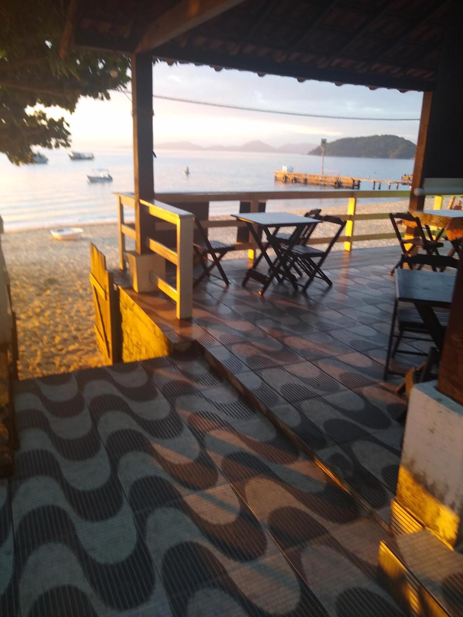 Nena's Suítes Praia de Araçatiba Habitación foto