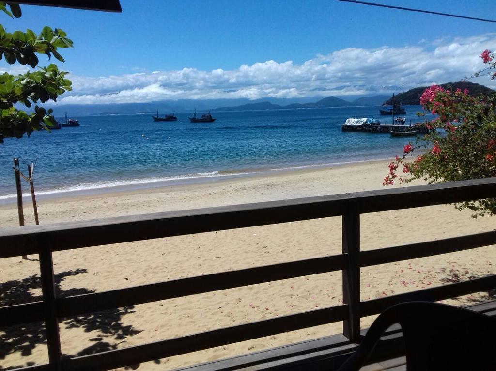 Nena's Suítes Praia de Araçatiba Exterior foto