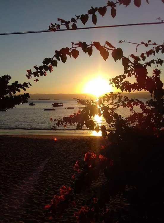 Nena's Suítes Praia de Araçatiba Exterior foto